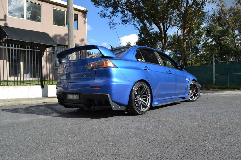 Mitsubishi-EVO-X-CC02-MGM-c.jpg